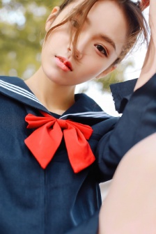 正面全裸